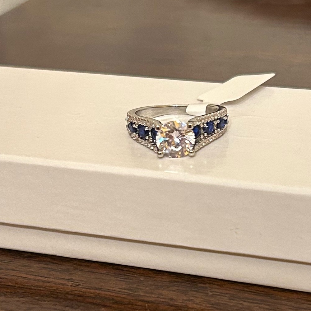 Size 7.75 Silver Tone Blue Sapphire CZ & Diamond CZ’s Gemstone Ring Vintage